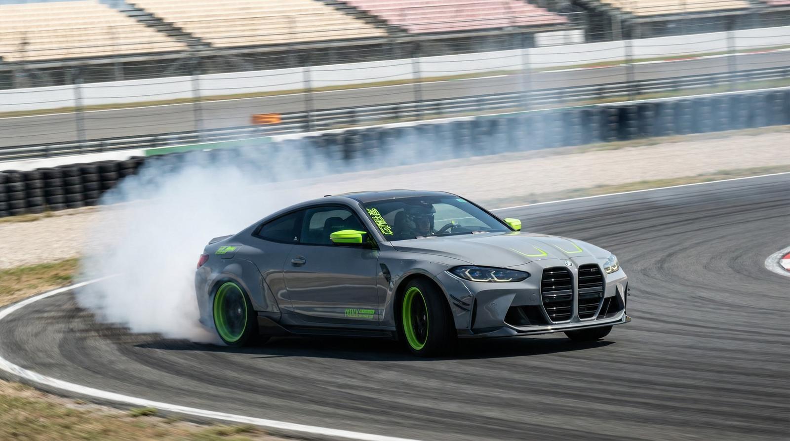 足交 - 赛道漂移挑战：改装M4极限测试视频